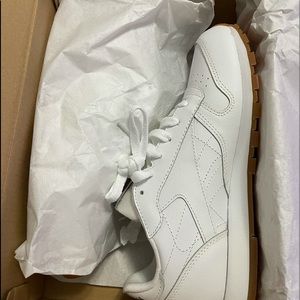 Reebok Classics Leather all white with gum bottoms